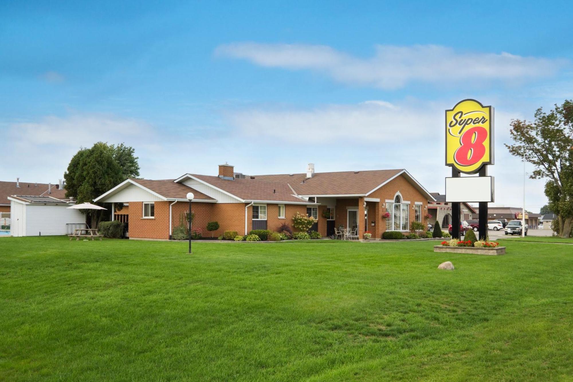 Hotel Super 8 By Wyndham Port Elgin Esterno foto