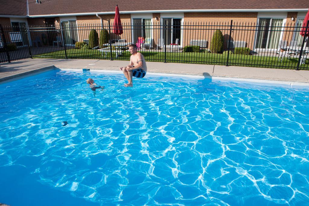 Hotel Super 8 By Wyndham Port Elgin Esterno foto