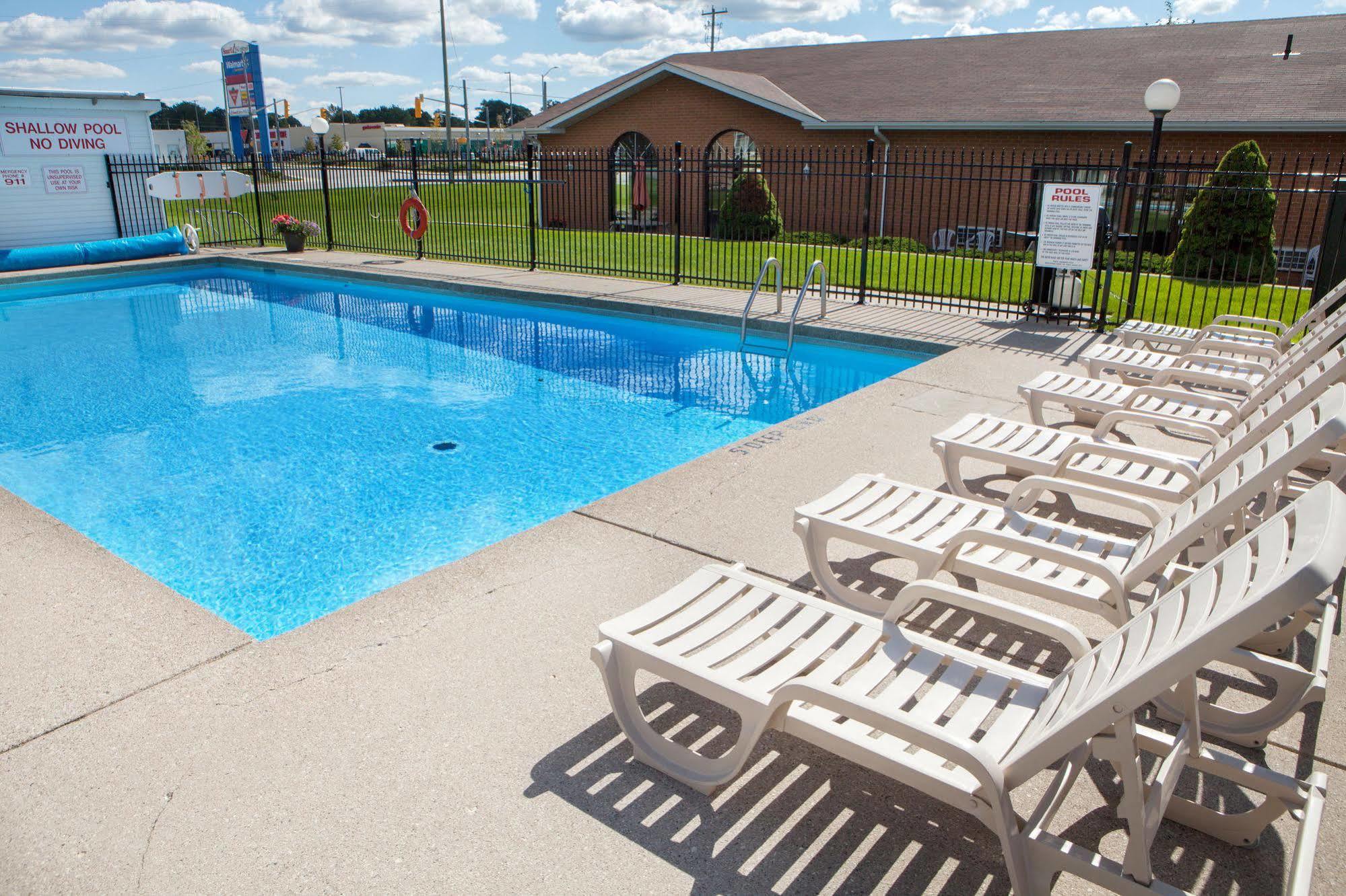 Hotel Super 8 By Wyndham Port Elgin Esterno foto